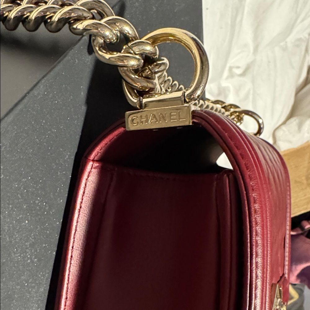 CHANEL SMALL BOY BAG 22 SERIES LAMBSKIN EXCELLENT PRE LOVED CONDITION DEEP RED - Picture 5 of 11
